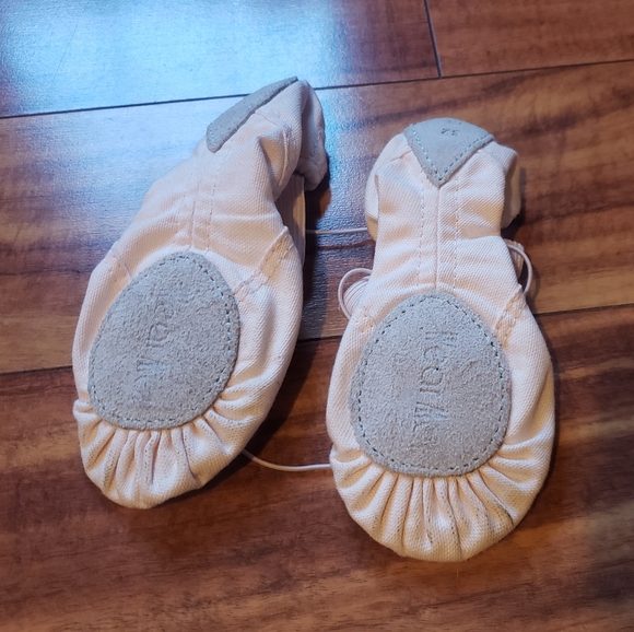 3 girls ballet shoes size 1 & 13 leather & canvas Stelle Capezio & Wear Moi - Picture 16 of 16